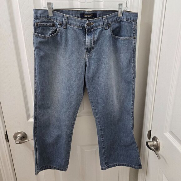 Abercrombie & Fitch Pants - Abercrombie & Fitch Denim capris Size 10 Mid-Rise Straight Leg‎ Light Wash Y2K
